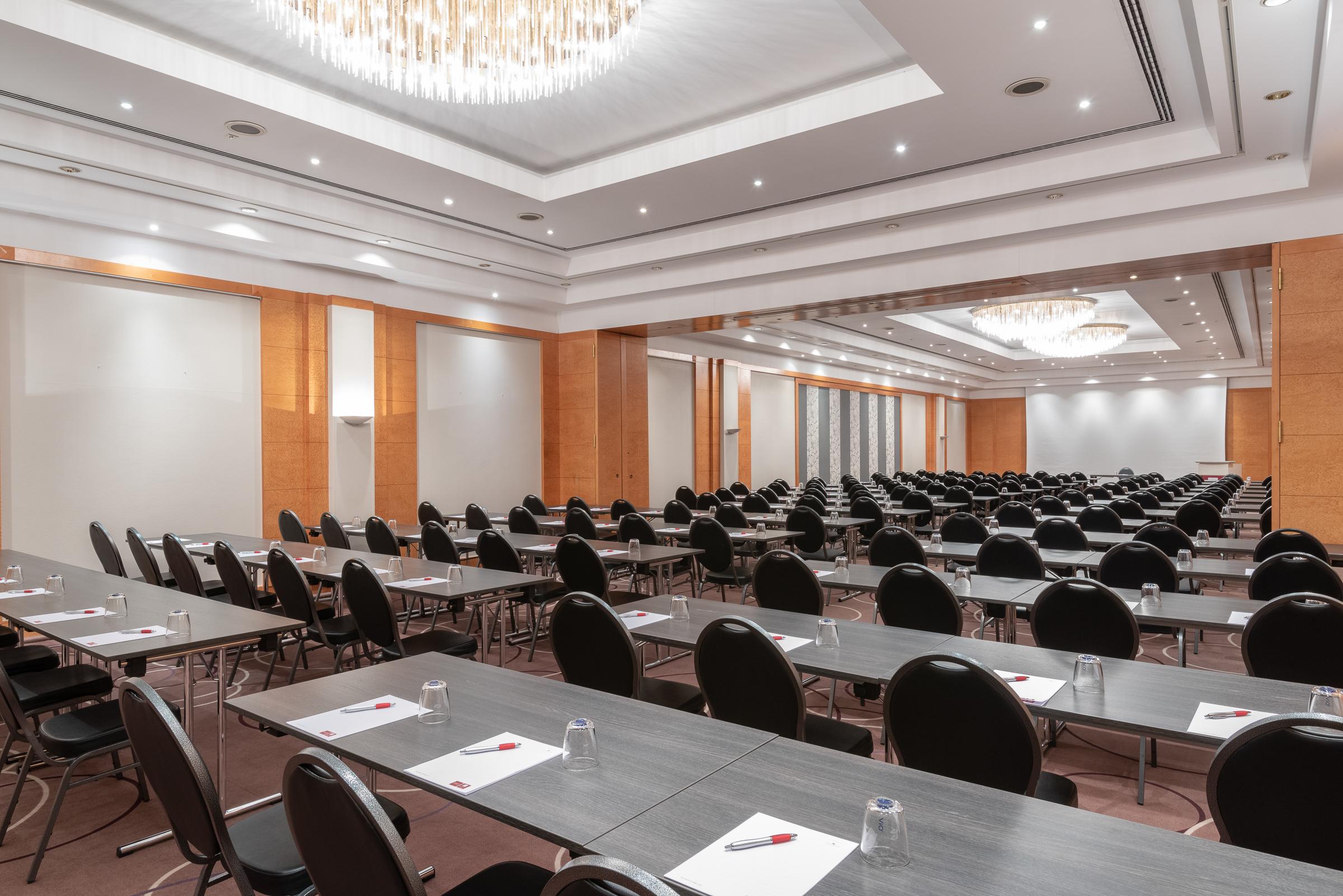 Hotel Leonardo Royal 4*