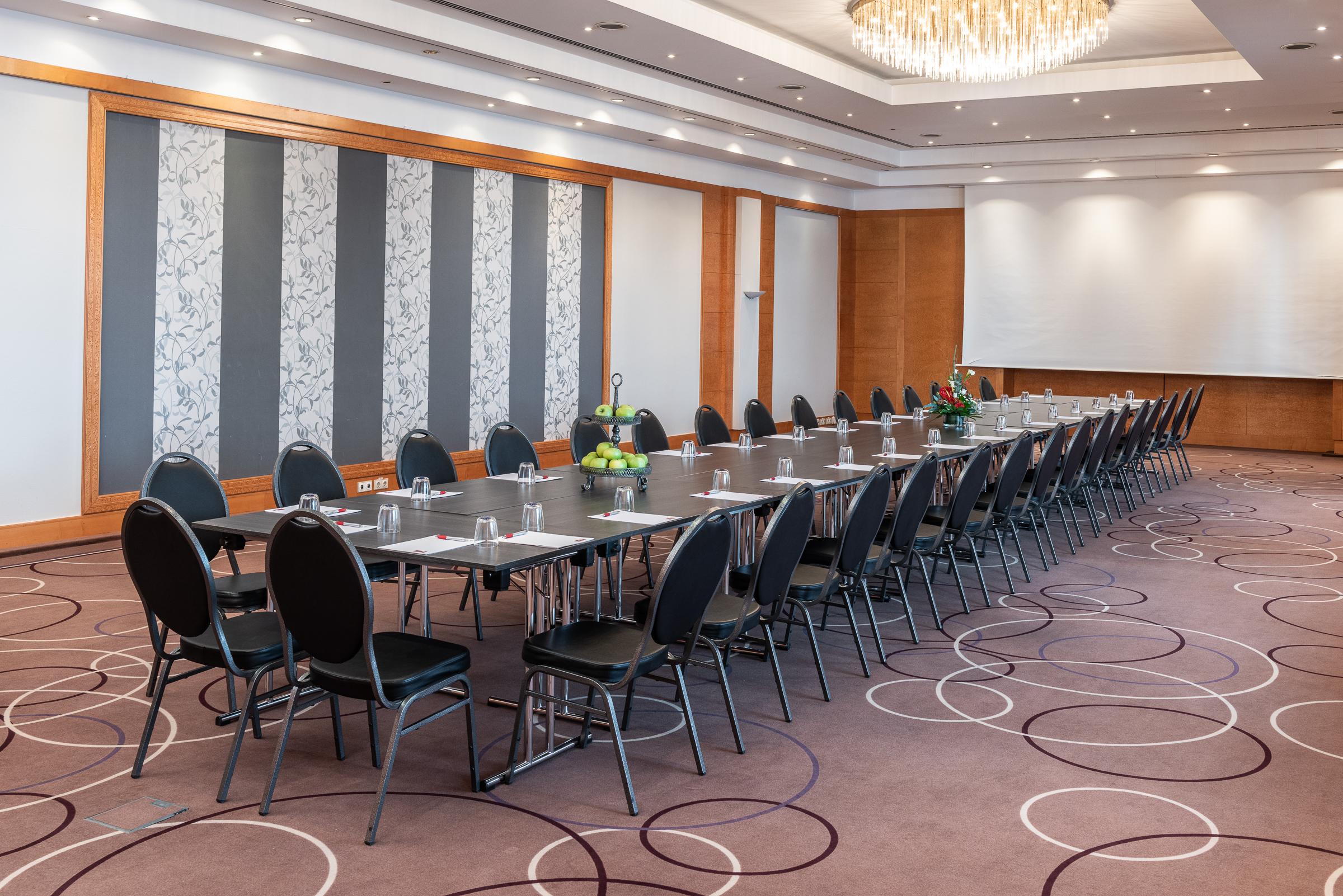 Leonardo Royal Hotel 4*